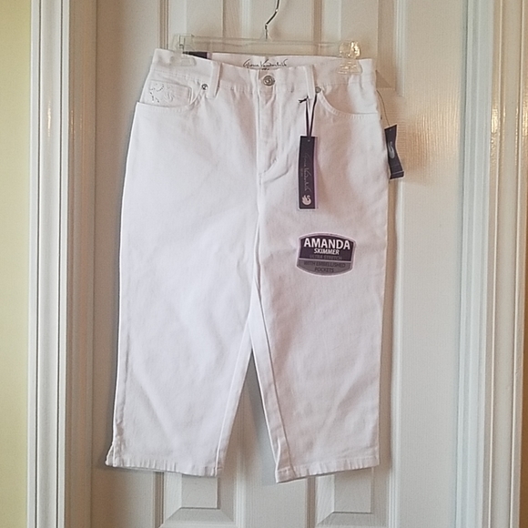 Gloria Vanderbilt Denim - NWT Gloria Vanderbilt White Denim Amanda Skimmer